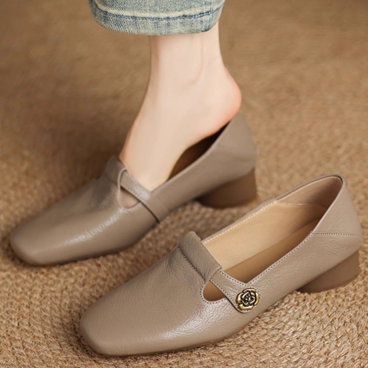 Thick-Heeled Shallow-Mouth Flats for Women 2025 Spring New Style Square-Toe Soft Leather Soft-Soled Slip-On Flats with Low-Heeled Loafers Large Size