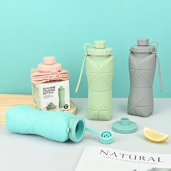 国境を越えて食品級シリカゲル折り畳み水筒屋外折り畳み可能な水筒は高温に耐えて水筒スポットを収納しやすい