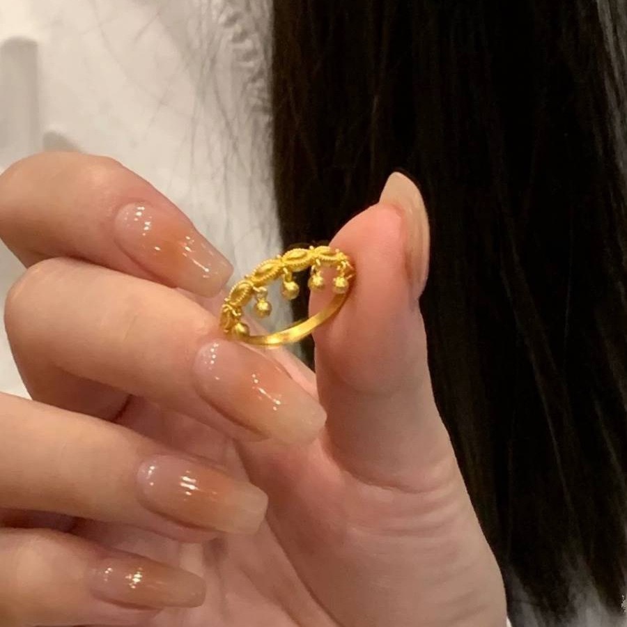 Gleicher Stil: Kleine runde Perle aus Sandgold, Quaste, Nischen-Zeigefingerring, Internet-Berühmtheit, gleiches Accessoire_voghion.com