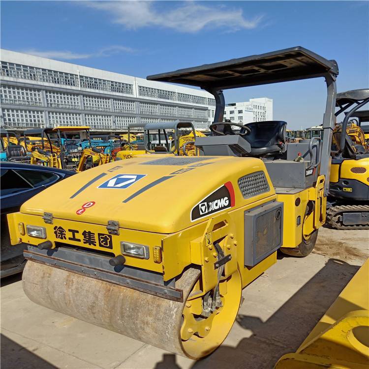 供应前钢轮后胶轮3吨压路机，双钢轮压路机