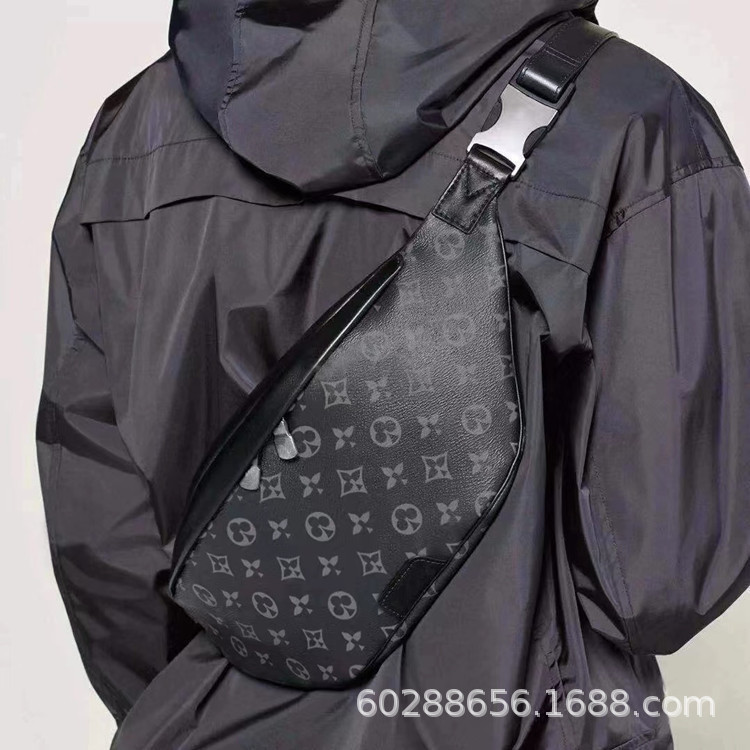 Direct supply, cross-border, 2025 new model, men's LV bag, black warrior waist bag, genuine leather crossbody bag, fashionable shoulder bag Direct supply, cross-border, 2025 new model, men's LV bag, black warrior waist bag, genuine leather crossbody bag, fashionable shoulder bag