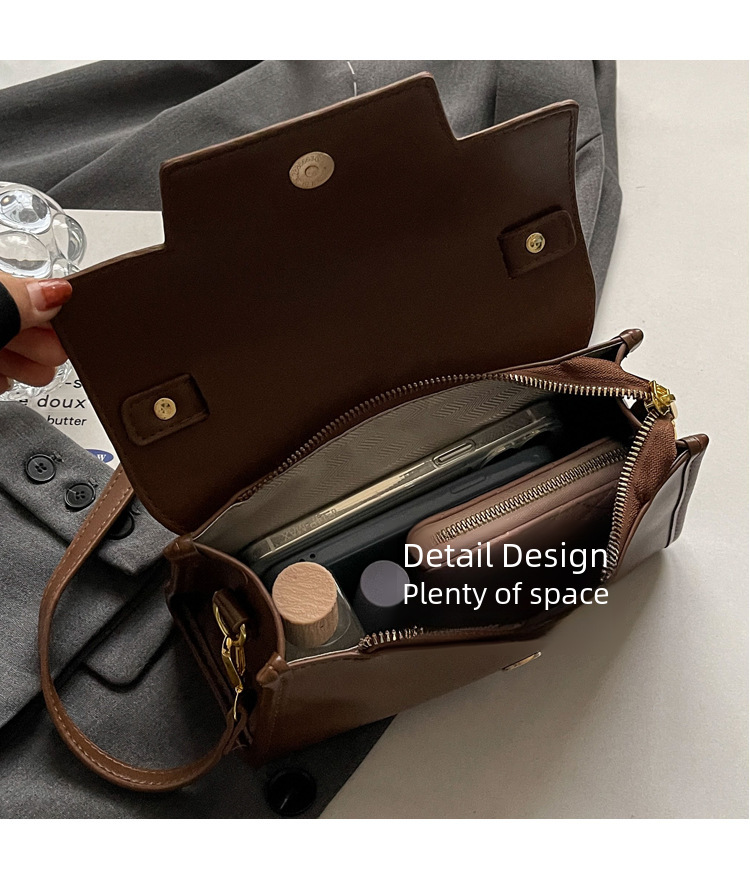 Crossbody Bag Image 7
