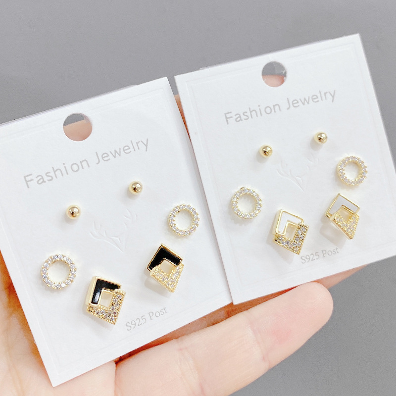 Simple Style Round Copper Inlay Zircon Ear Studs 3 Pairs display picture 1