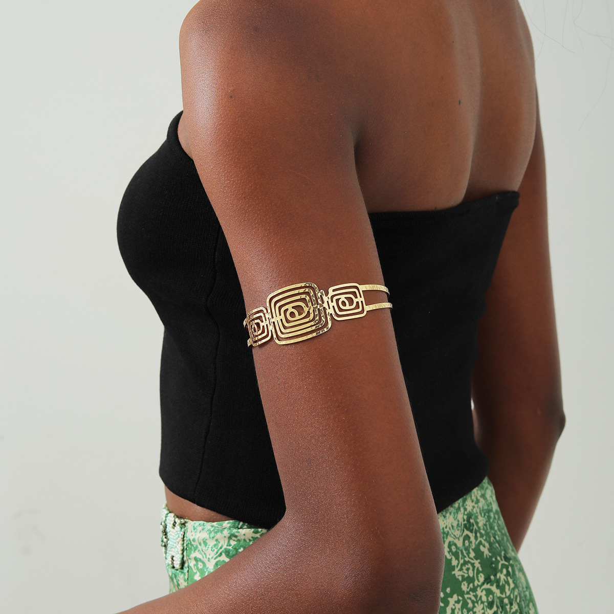 Fashion Geometric Alloy Metal Bangle