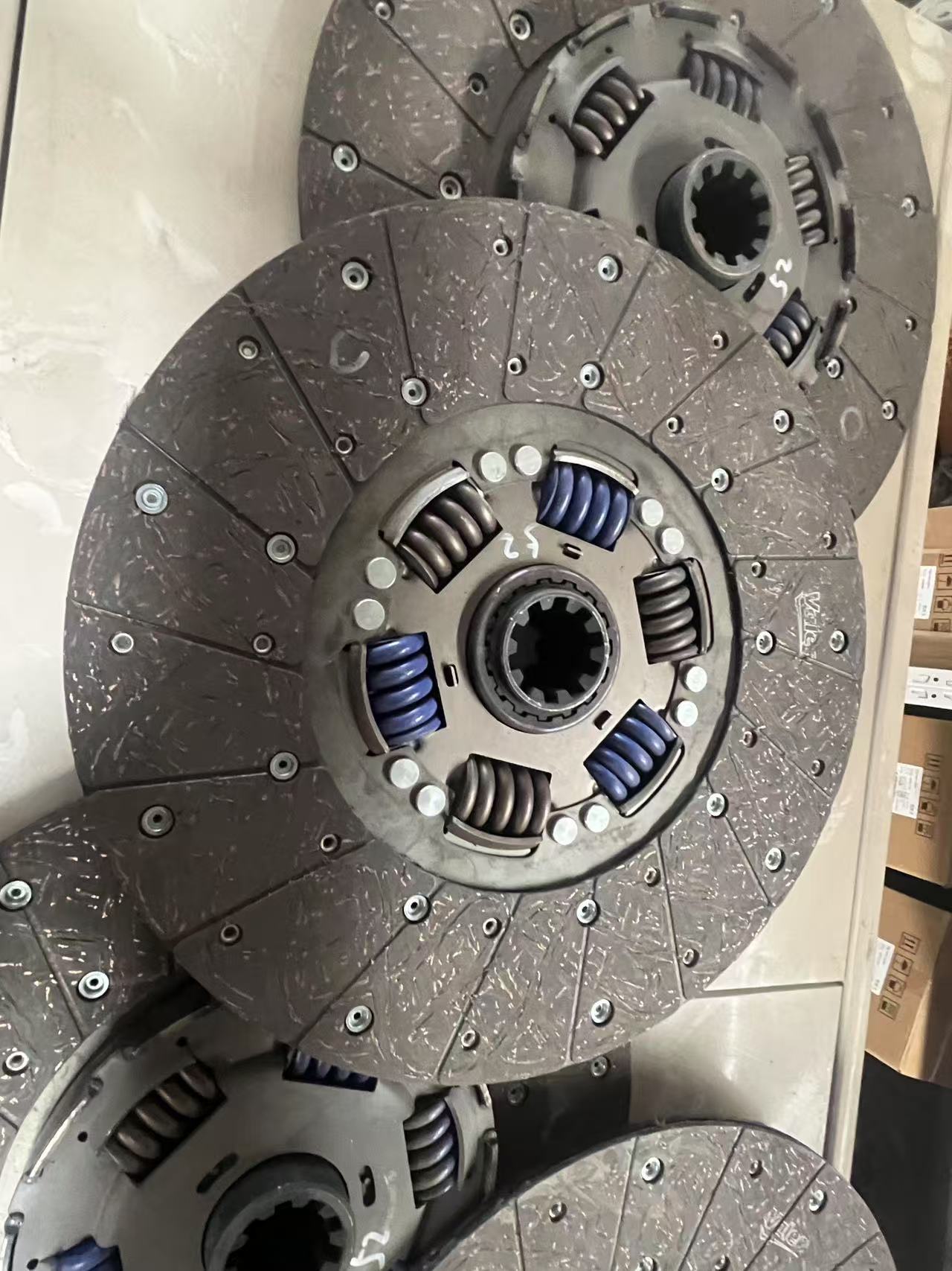 Passenger Car Minibus Pull-Type Clutch Plate Clutch Pressure Plate Pull-Type Clutch Driven Plate Clutch Plate
