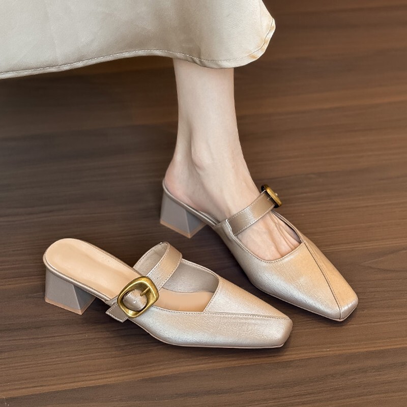 New Summer Heelless Square-Toe Mules, Closed-Toe Sandals for Women, Summer Outdoor Wear, Chunky Heel Half-Slipper Shoes with a High-End Feel New Summer Heelless Square-Toe Mules, Closed-Toe Sandals for Women, Summer Outdoor Wear, Chunky Heel Half-Slipper Shoes with a High-End Feel
