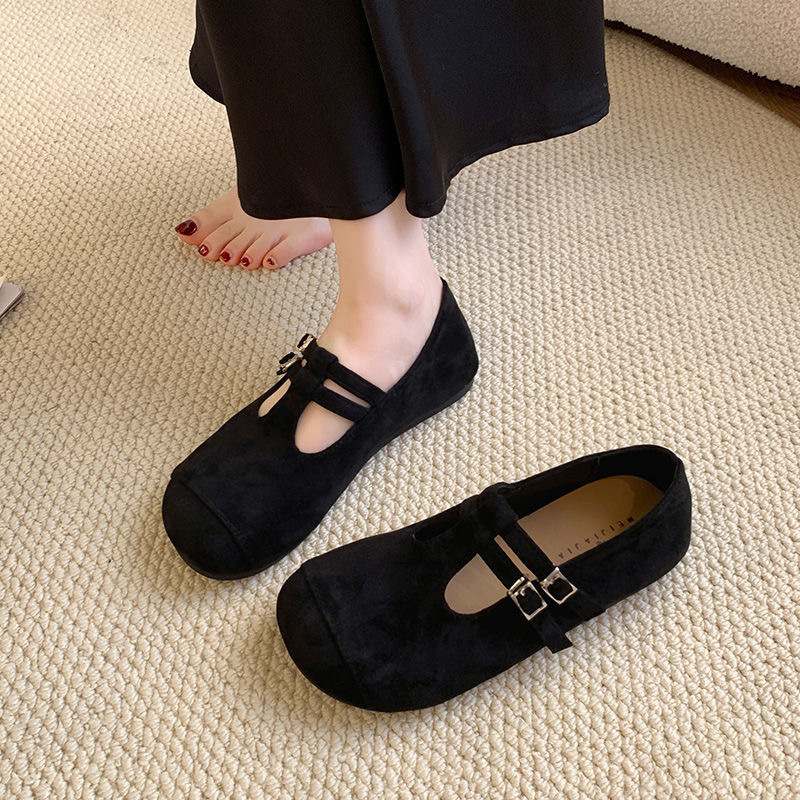 Retro exclusive Mary Jane shoes flat low-cut, spring 2026 collection, French vintage style, non-slip sole