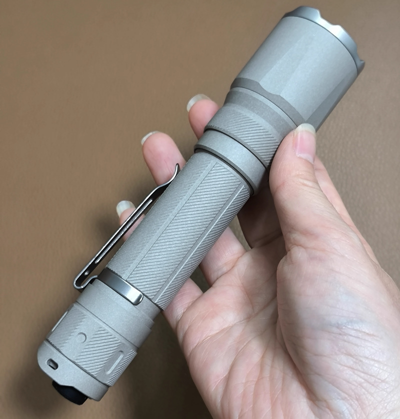 Fenix ​​Tk21R New Strong Light Rechargeable Ultra-Long Battery Life Large Capacity Outdoor Portable Flashlight