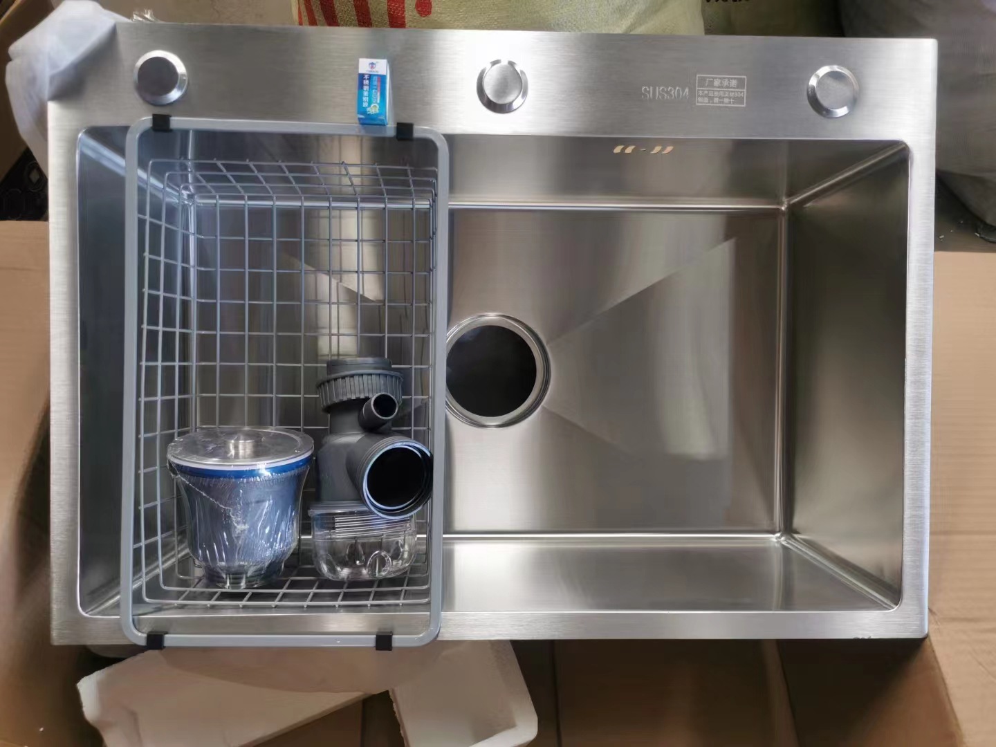 Fregadero de acero inoxidable 304 engrosado, fregadero negro de un solo tazón soldado a mano, suministro transfronterizo