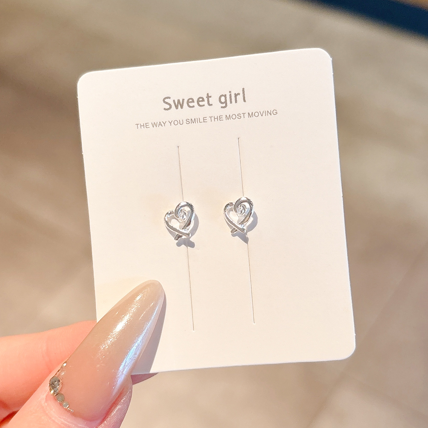 Pendientes de aleación Pendientes de alta calidad de perlas para mujer Pendientes exagerados de temperamento de lujo ligero coreano Pendientes largos con borlas al por mayor