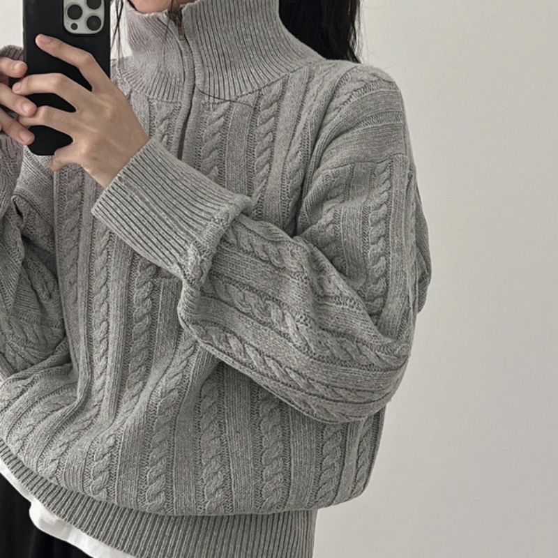 Demi-season knitted retro short sweater with zipper