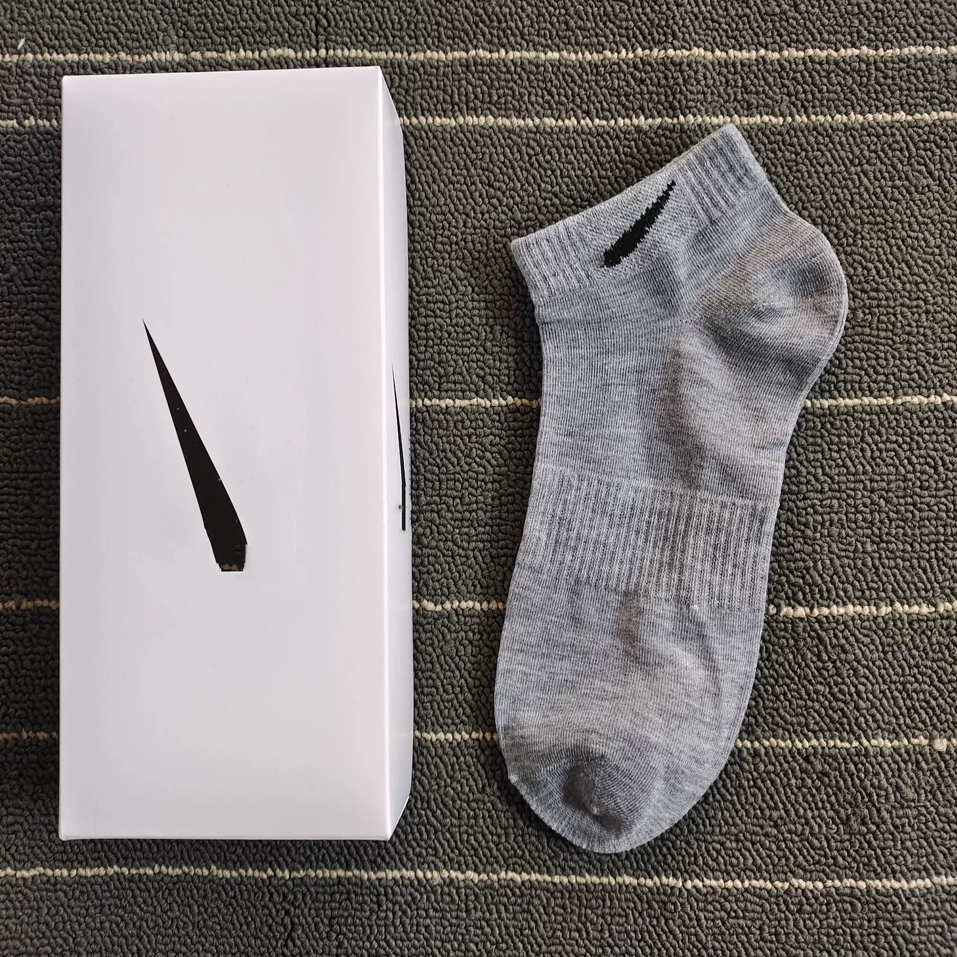 Гольфы (knee socks) Nike средней длины унисекс, смесовый/чесаный хлопок, дышащие, размеры 36–44