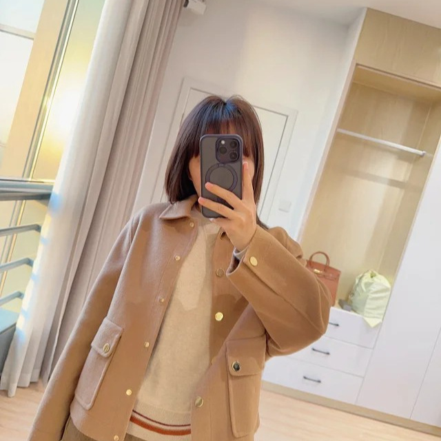 셀린 * 옷깃 금속 버클 카멜 짧은 코트 2025 새로운 순수한 원래 작은 기질 코트