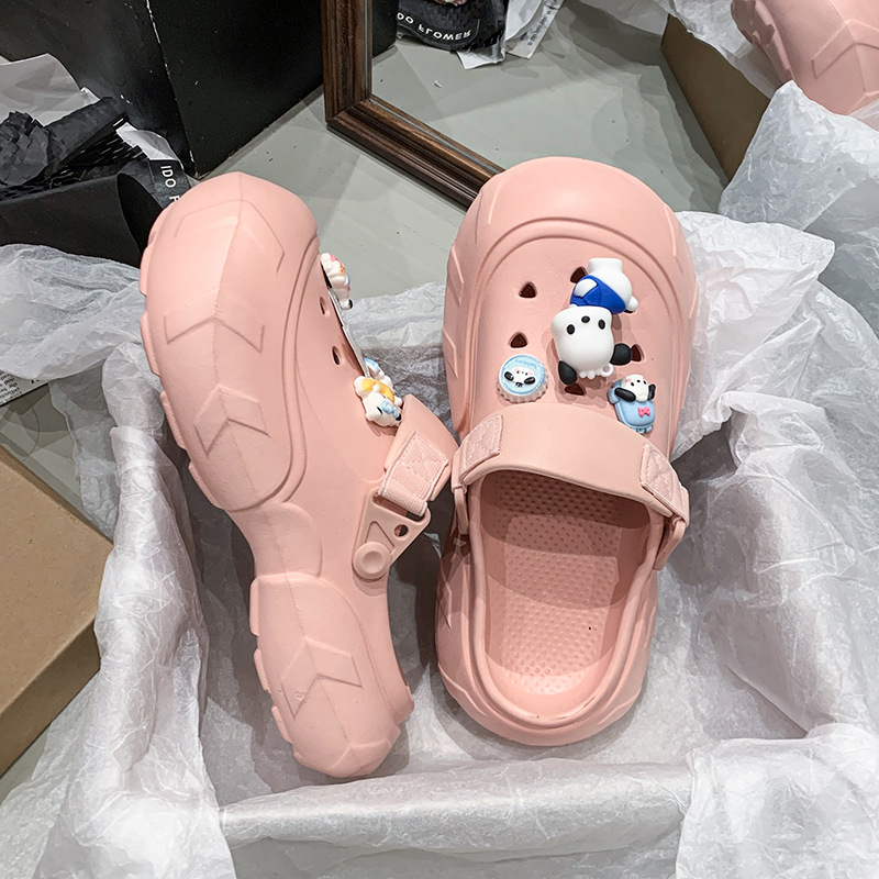 Nuevos zapatos con agujeros, accesorios de bricolaje, zapatos superiores de dibujos animados tridimensionales, decoración de flores, suela gruesa EVA, zapatillas de Baotou antideslizantes y resistentes al desgaste