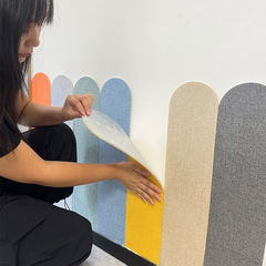 自分で子供の部屋にくっついて、壁にぶつかって幼稚園を飾って通路の客間の壁のスカートを飾ります。