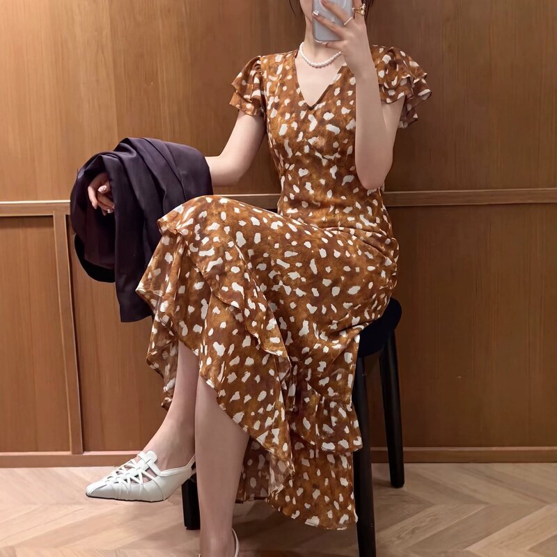 Nanyou French-Style Silk Collared Waist-Cinching Floral Dress with Summer Vacation Vibe, Double-Layered Fishtail Hem, and Long Fluttering Sleeves