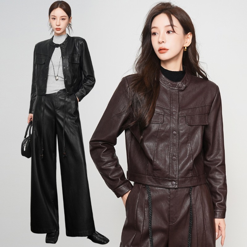 25 Autumn/Winter New Versatile Leather Jacket for Women, Short Round Neck Single-Breasted Loose Sheepskin Jacket, Motorcycle Style Trendy Coat