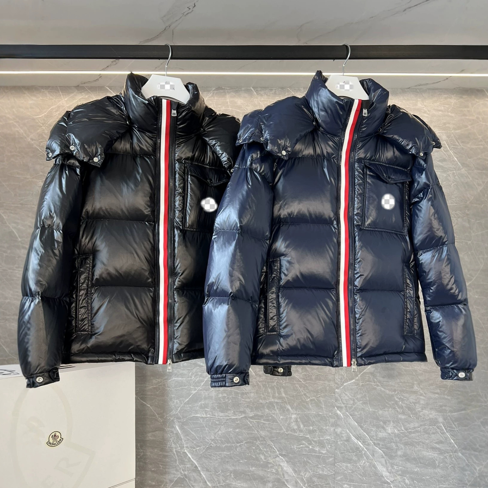 Putian Mengjia High-Quality 2026 Autumn/Winter New Arrival: M-brand Three-Color Ribbon Classic 24FW Logo Hooded Down Jacket