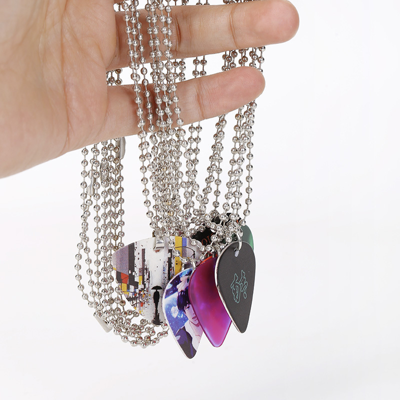 To map custom Amazon hot-selling film and television surrounding Eddie Monson guitar pick heart-shaped acrylic necklace pendant