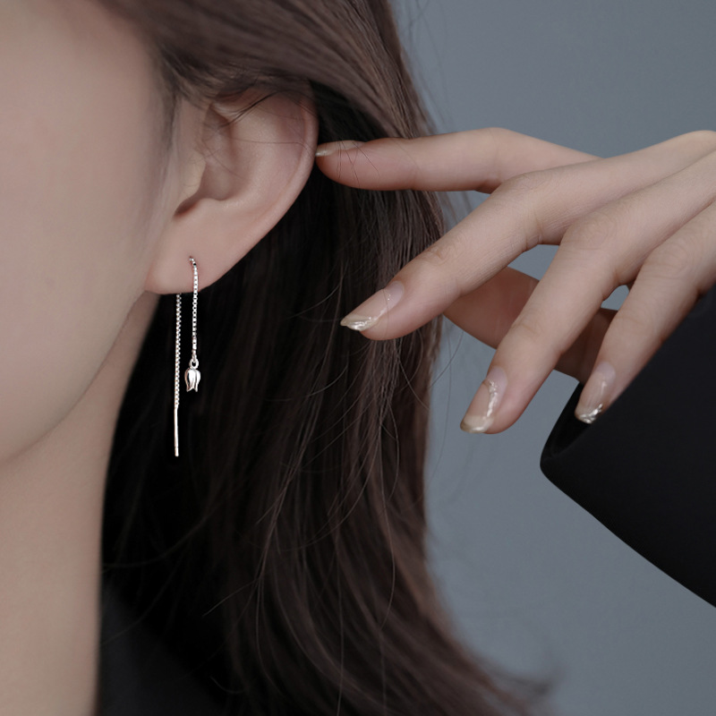 Long earrings with tassels