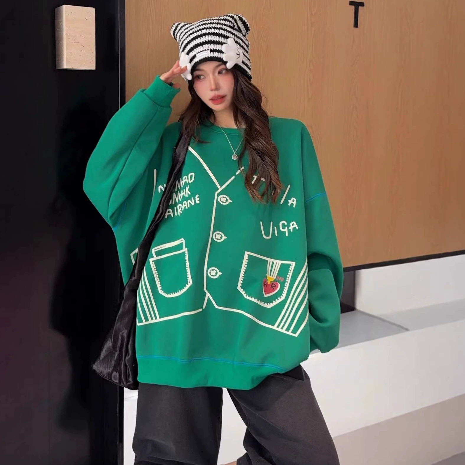 欧货大码涂鸦时尚洋气设计感慵懒街头上衣宽松春季新款百搭卫衣女