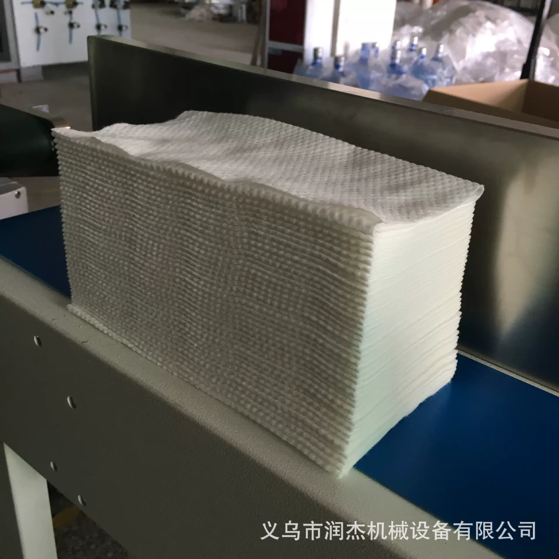 销售一次性无纺布折叠机设备抽取式干湿两用机械型机生产厂家