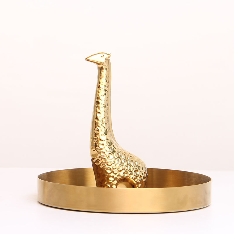 Decoración de mesa de jirafa de cerámica dorada creativa decoración de mesa de vino de entrada de sala de estar de casa creativa decoración suave al por mayor