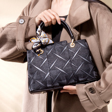 ĸ�H���Y��Ůʿ�r�����e�L�¿�����������μ�б������ذ�