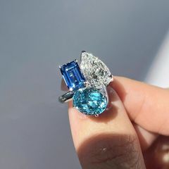 新しいホワイトライトブルーダークブルーカラーマッチングラージフラッシュダイヤモンドシルバーリング女性のライト高級ハイエンド人差し指リングクロスボーダーホットセール