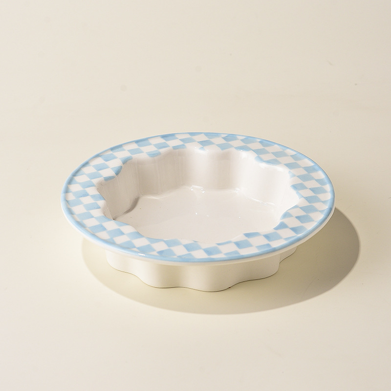 파란색과 흰색 격자무늬 레이스 그릇 [밝은 빛]