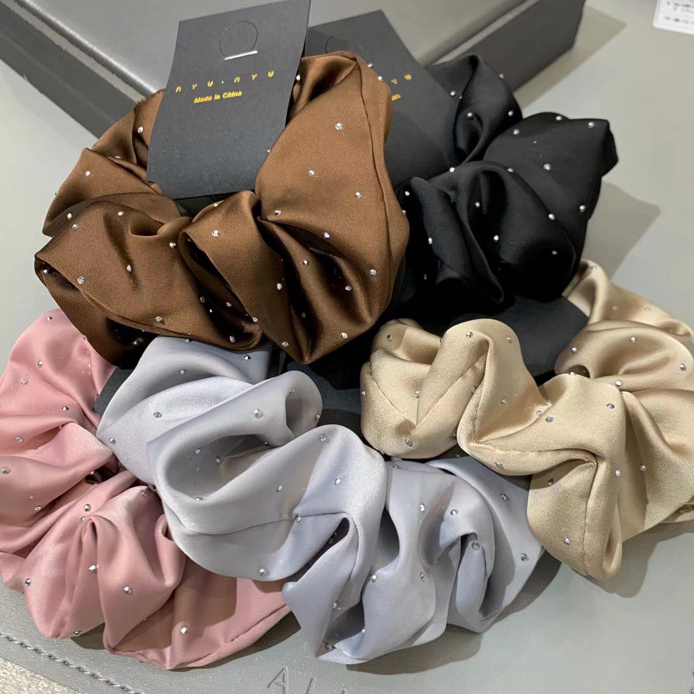 【판지】반짝이는 별빛 디자인의 빅사이즈 머리끈, 심플하고 우아한 고급 헤어 액세서리, 높은 탄성 디자인