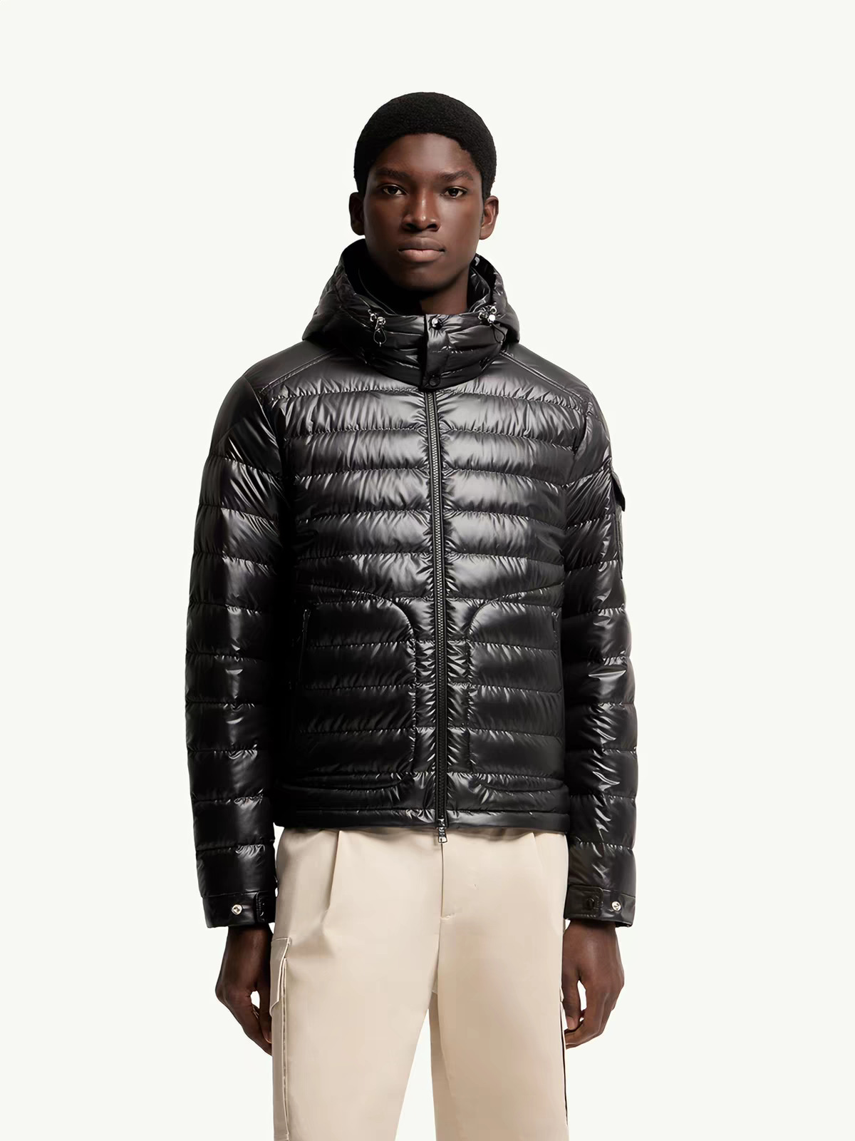Men's black hooded down jacket, lightweight and warm, short style, fashionable and casual, made with white duck down, winter coat
