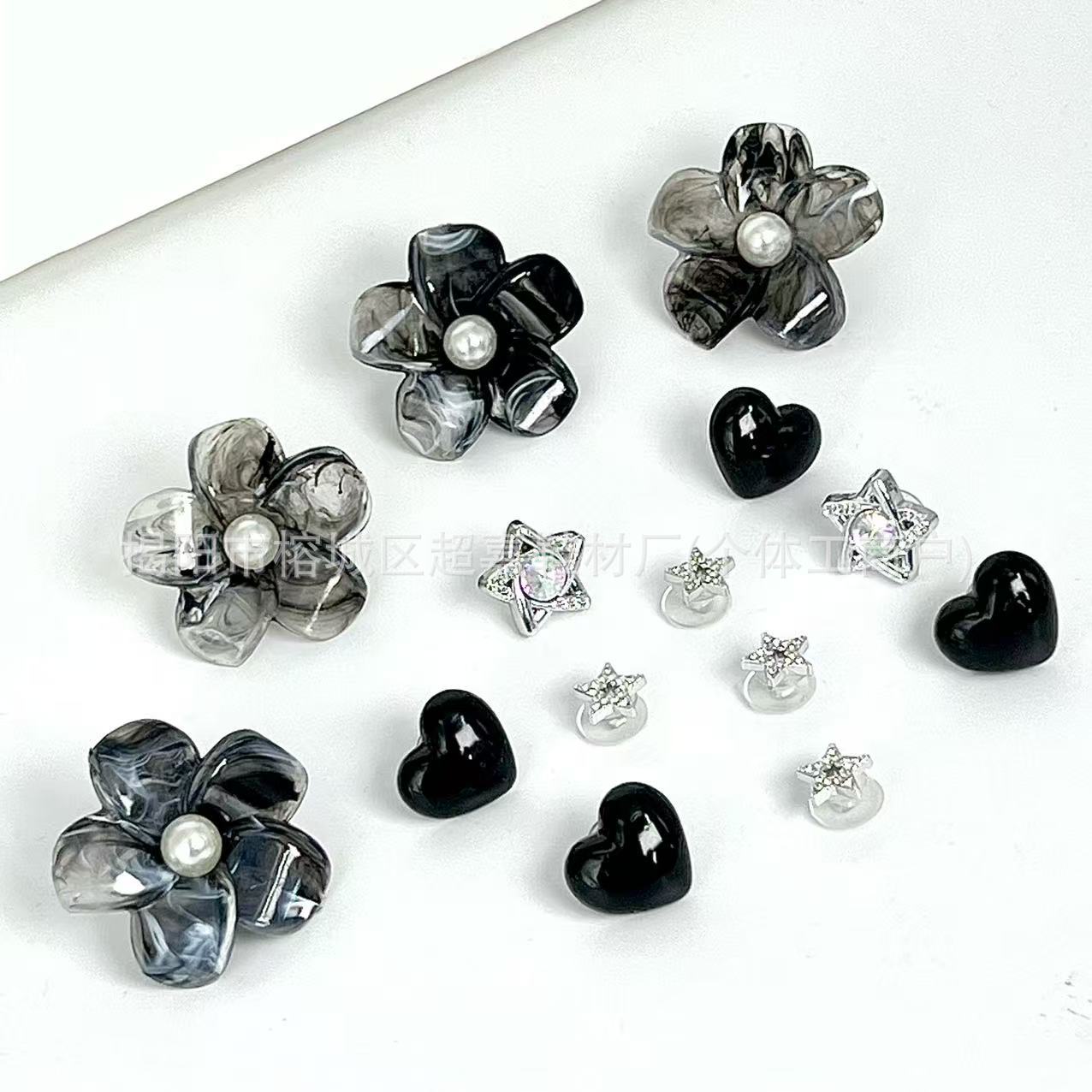 SZ-157 flores tridimensionales negras