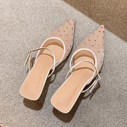 Grape Mom Summer nuevo estilo hermoso temperamento de diamantes calientes hilo de malla puntiagudo pequeño transpirable tacón de aguja de 6cm sandalias vacías mujeres