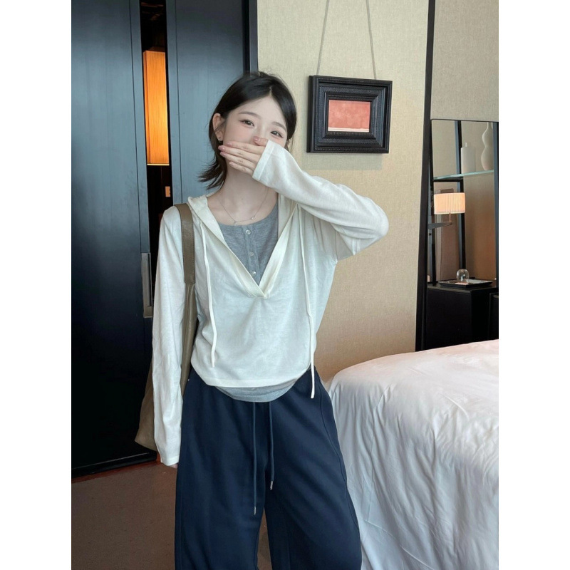 Age-Reducing Outfit ~ Lazy Style Splicing Fake Two-Piece Collar Contrasting Hooded Stripesd Design Knitwear for Women Age-Reducing Outfit ~ Lazy Style Splicing Fake Two-Piece Collar Contrasting Hooded Stripesd Design Knitwear for Women