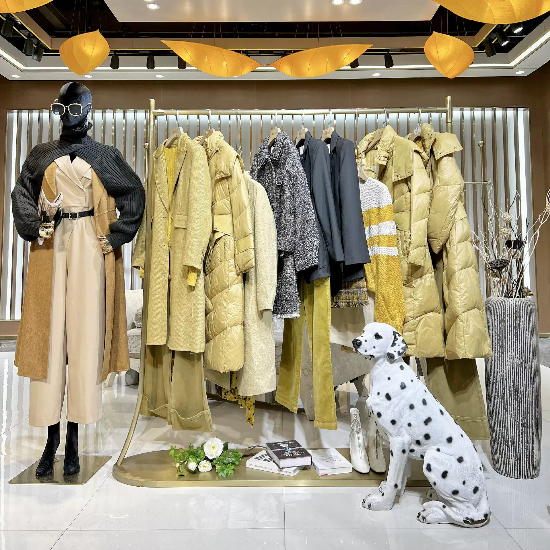 Высокая роскошь горячая продажа пуховиков со скидкой бренда женской одежды