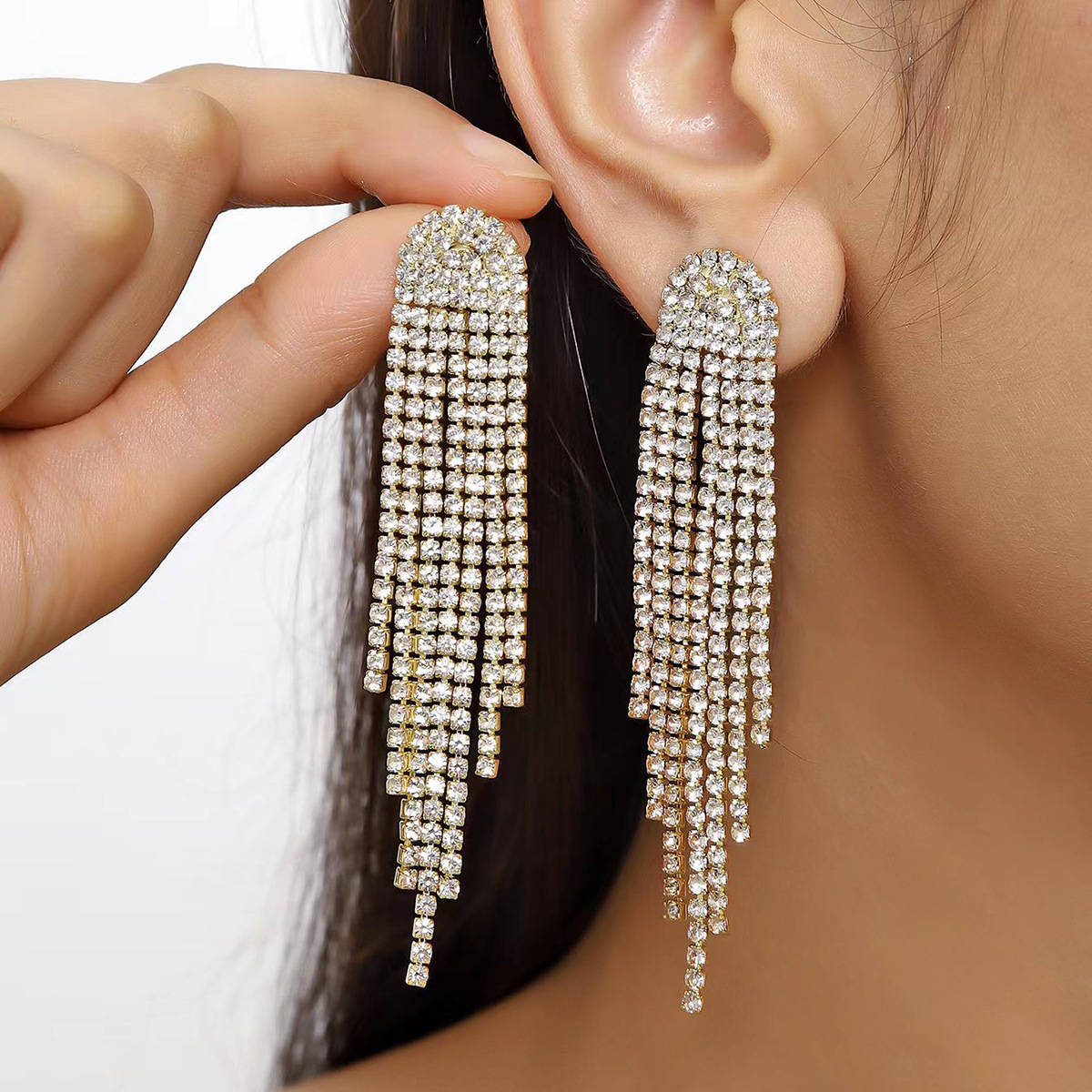 luxury temperament cold style full diamond claw chain earrings long tassel exaggerated diamond claw chain earrings_voghion.com
