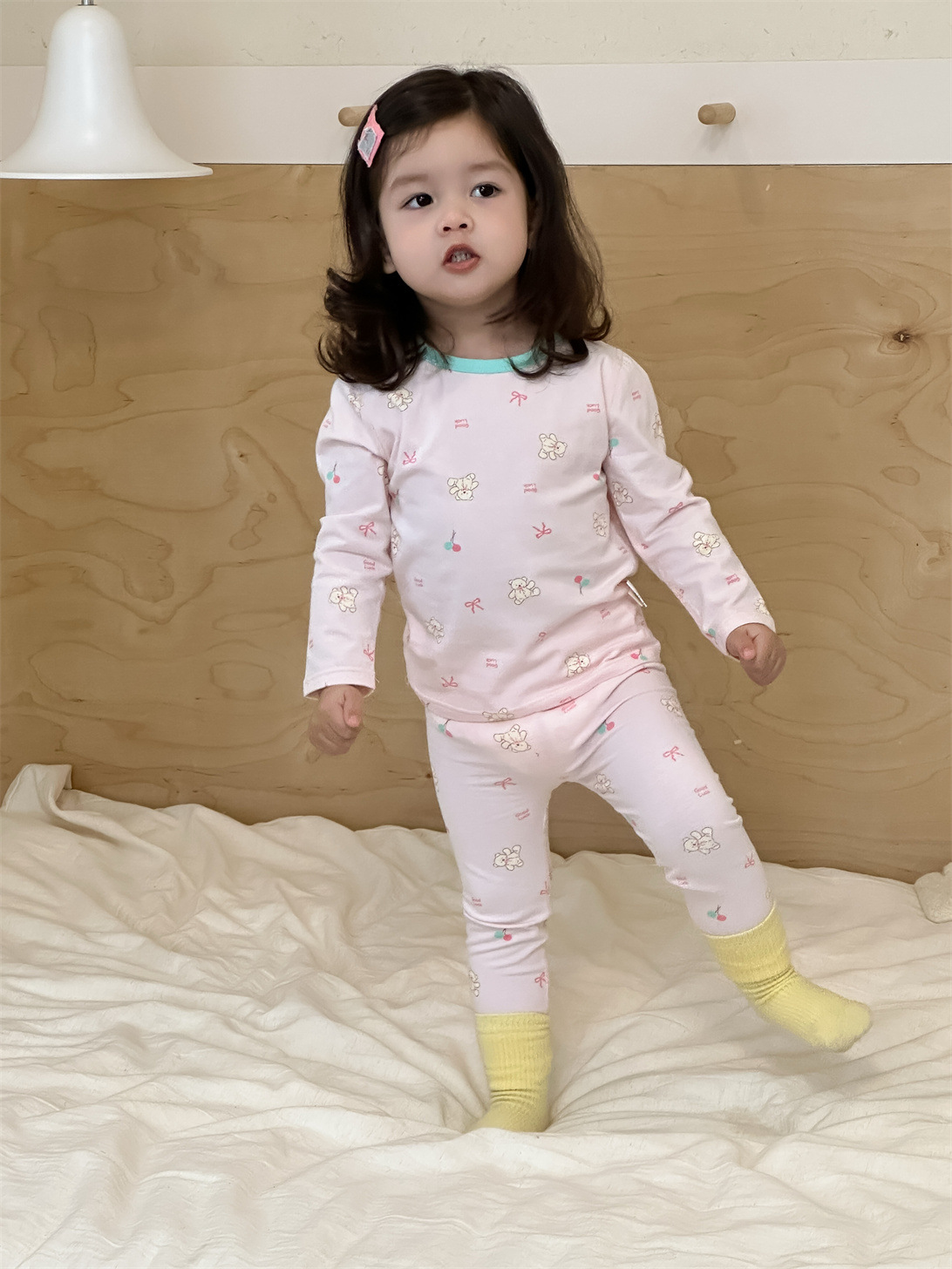 Pijamas infantiles de otoño conjunto de casa 2025 ropa de otoño ropa infantil coreana pijamas niñas ropa de hogar dos piezas