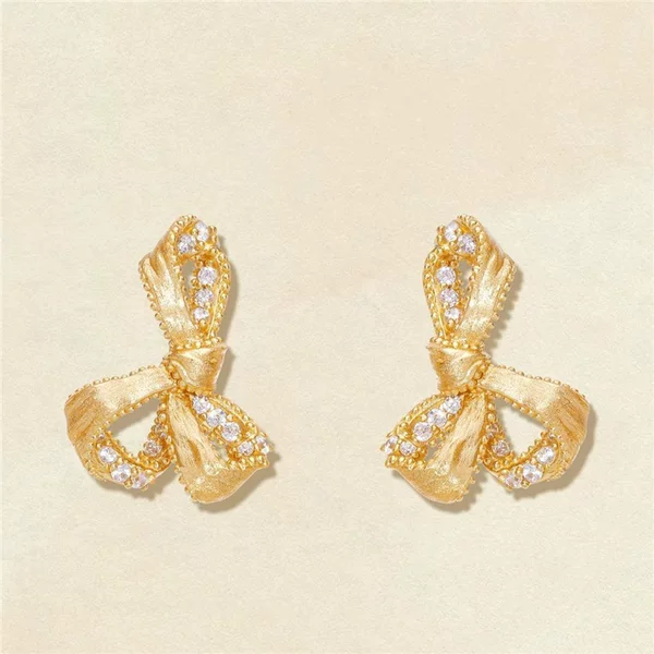 "Silk" vintage design, lively and elegant bow, versatile and sweet stud earrings for women