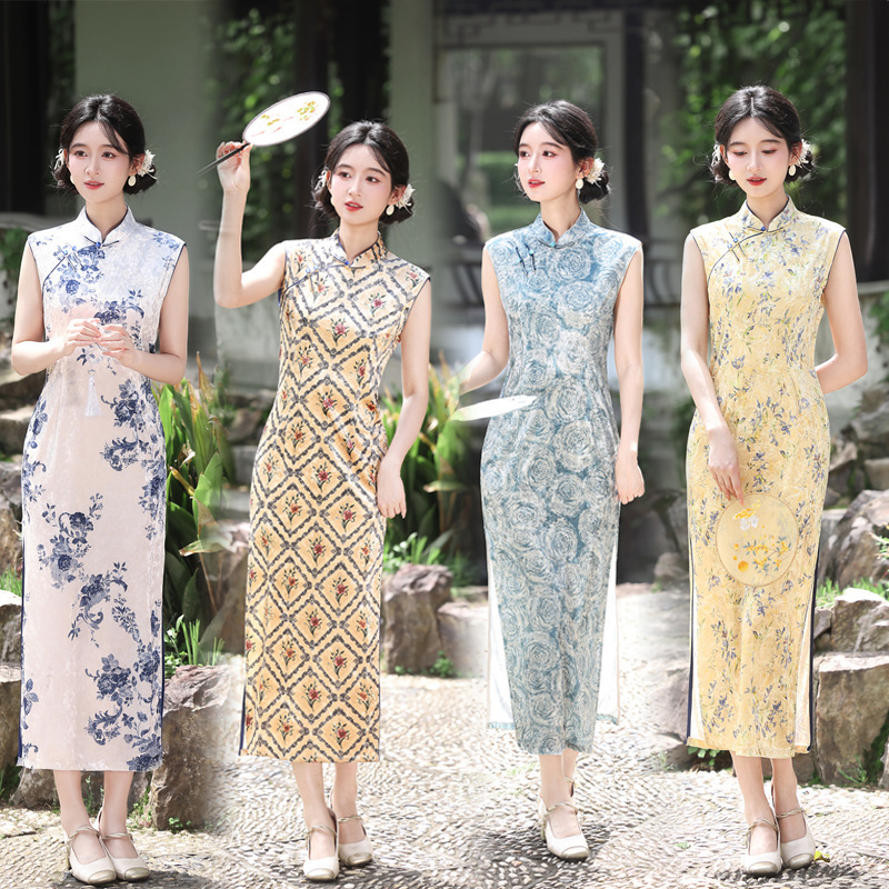 2026 Summer New Velvet Qipao Chinese Style Slim Retro Fitted Long Sleeveless Wedding Banquet Performance Dress Wholesale 2026 Summer New Velvet Qipao Chinese Style Slim Retro Fitted Long Sleeveless Wedding Banquet Performance Dress Wholesale