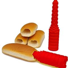 越境新商品創意パンはホットドッグの穴あけ器を入れます。