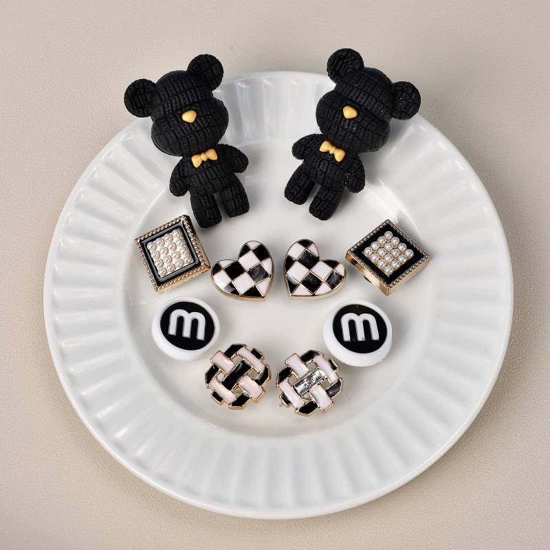 Аксессуары для обуви с отверстиями в отверстиях для обуви застежки аксессуары мультфильм милые diy обувь цветы съемные аксессуары для обуви украшения верхняя декоративная пряжка