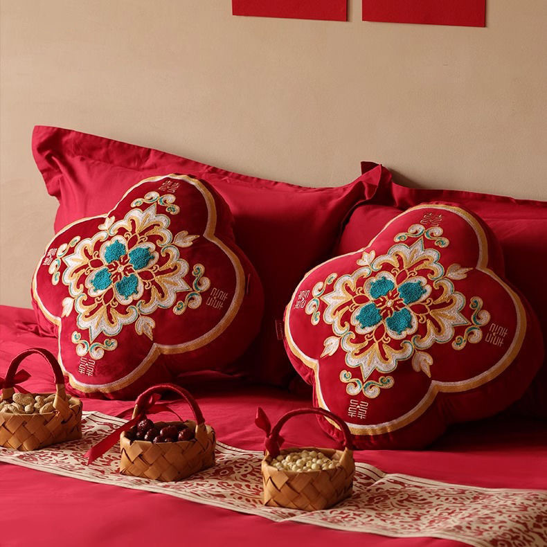A Pair of Wedding Pillows, Sofa, Living Room, Bed, Master Bedroom, Wedding Room Decoration, Red Cushions for the Man, Wedding Supplies