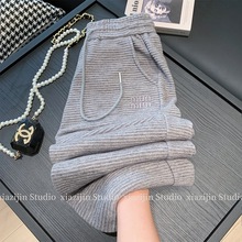 ��ɫ���ѝŮ����2025�¿����e㼑��L�ٴ����ֱͲ�����@��С����