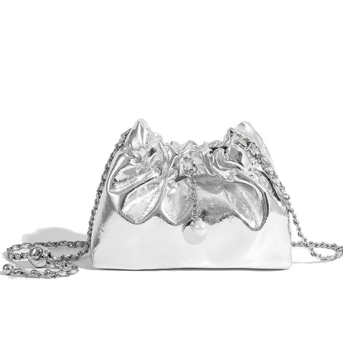 2024 new bags for women, niche light luxury pleated cloud bag, chain crossbody bag, fashionable and versatile shoulder bucket bag