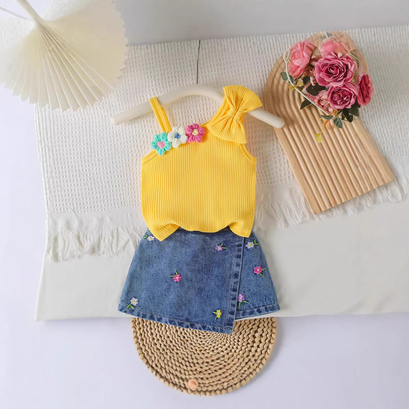 2026 New Cross-Border Girls' Outfit: 3D Floral Knit Camisole Top + Denim Embroidered Short Skirt Two-Piece Set