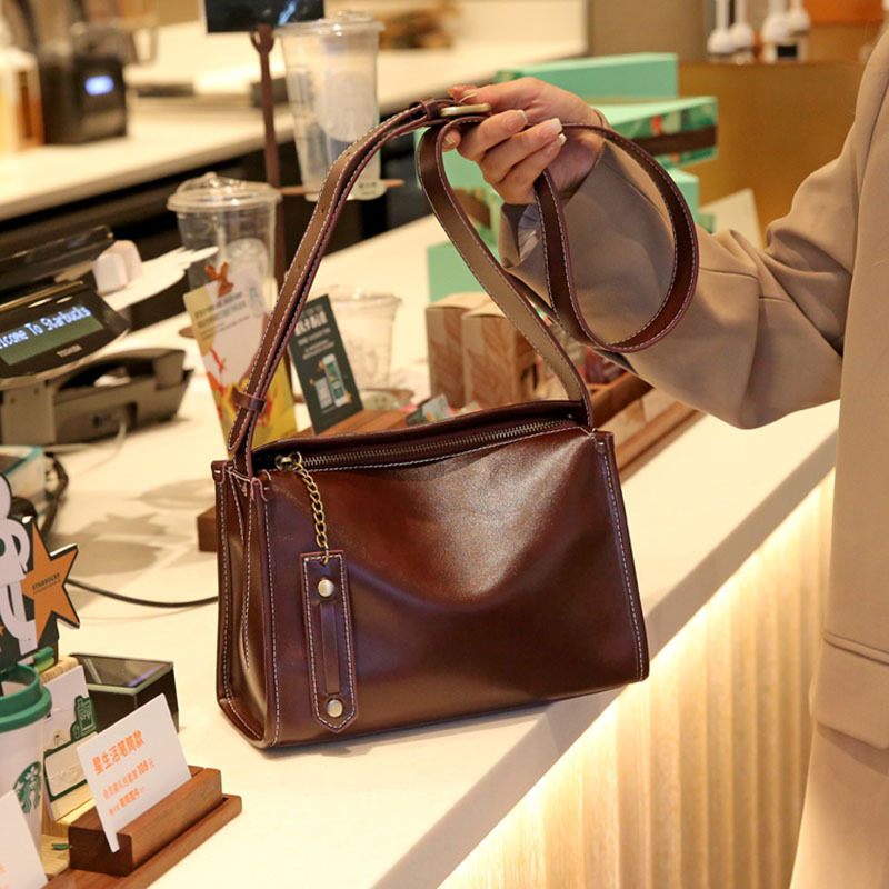 2026 New Arrival Women's Underarm Bag, Vintage Crossbody Bag, Large Capacity Genuine Leather Handbag, French Niche Single Shoulder Cowhide Bag - Thumbnail 6