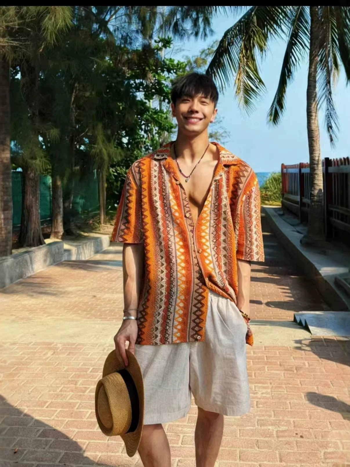 Men's summer thin shorts, beach light and thin trousers for leisure