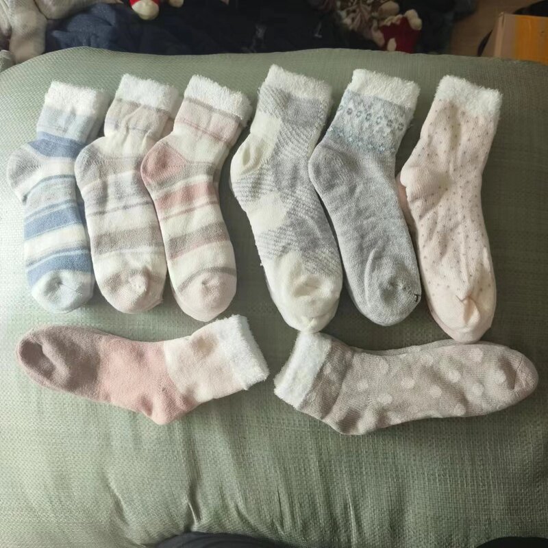 Foreign trade tail single winter thick tube double men's and women's socks snow socks fashion new warm dry silky spot