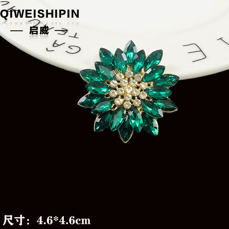 Qiwai の新しいガラスダイヤモンド象嵌ひまわりアクセサリーバッグ衣類車の装飾合金アクセサリー|undefined